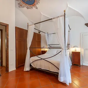  Apartment La Loggia Di Portica Residenza Storica Nel Centro Di Italy